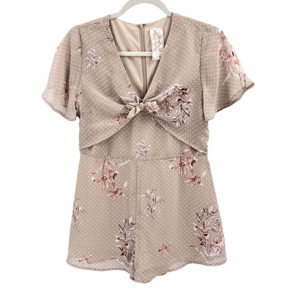 Sadie & Sage NWOT Women Size Small Tie Front Floral Romper Flutter Short Sleeve - Picture 9 of 9